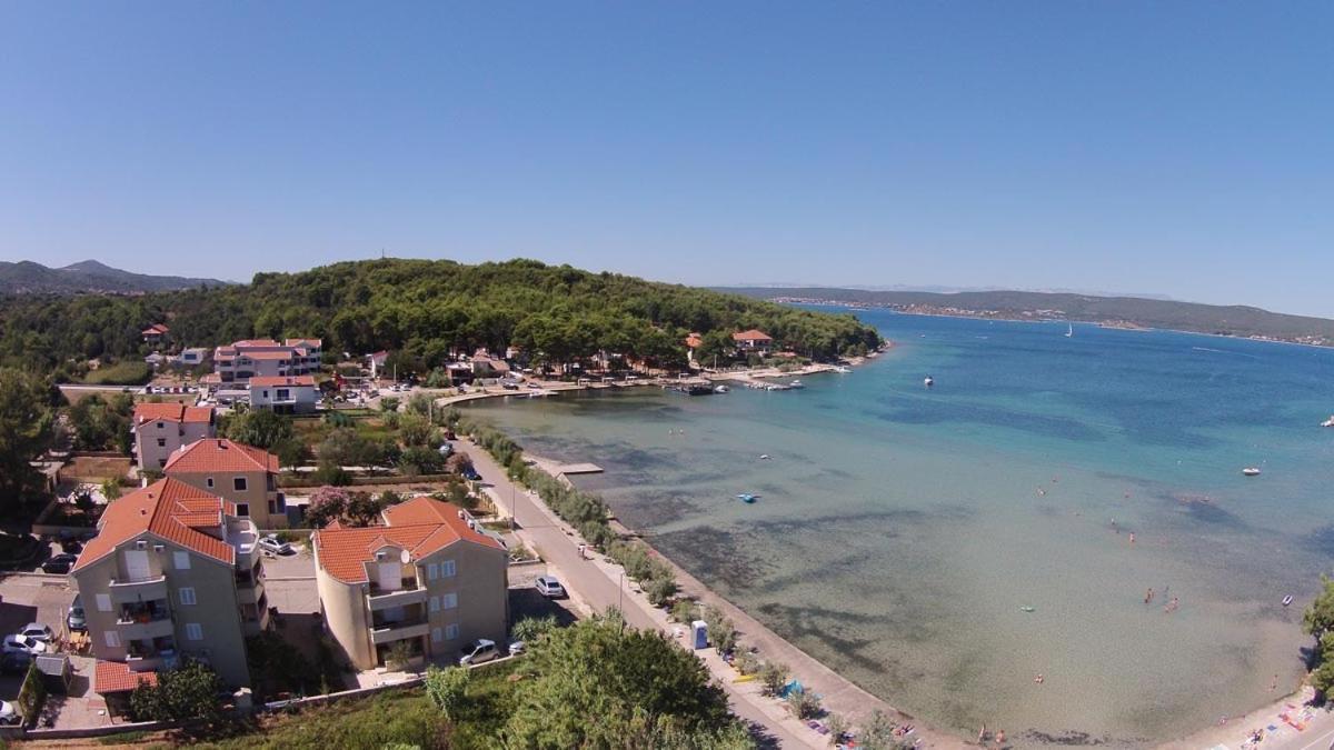 Philomena Mobile Home Camping Pašman Exterior foto